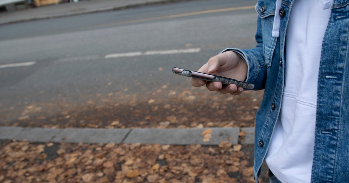 EØS-ekspert slakter regjeringens forslag om aldergrense på sosial medier