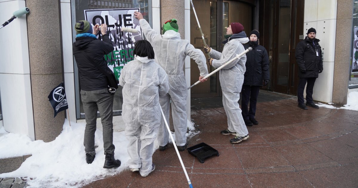Høyesterett frifinner klimademonstranter fordi de ble satt på ventecelle