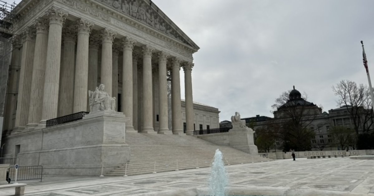 Reagen-utnevnt amerikansk dommer sier opp med protestartikkel mot Trump