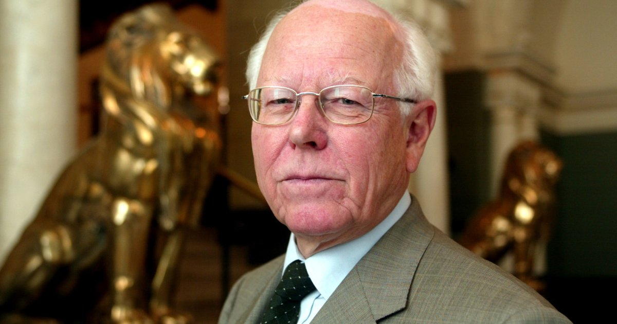 Tidligere høyesterettsjustitiarius Carsten Smith er død, 93 år gammel