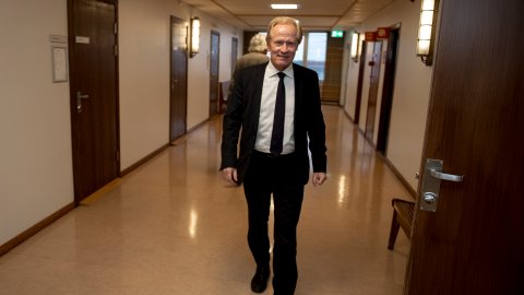 Far og sønn Danielsen selger seg ut av sitt eget firma